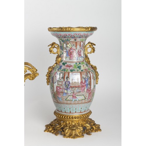 Porcelaine de Canton - Importante garniture de console 19e siècle - Galerie Camille Barsac - Zahra Luxury