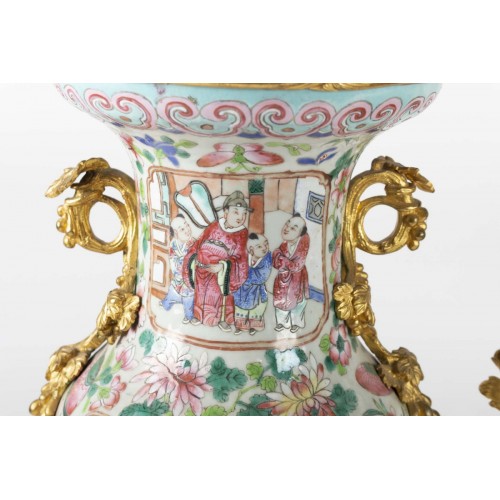 Porcelaine de Canton - Importante garniture de console 19e siècle - Galerie Camille Barsac - Zahra Luxury